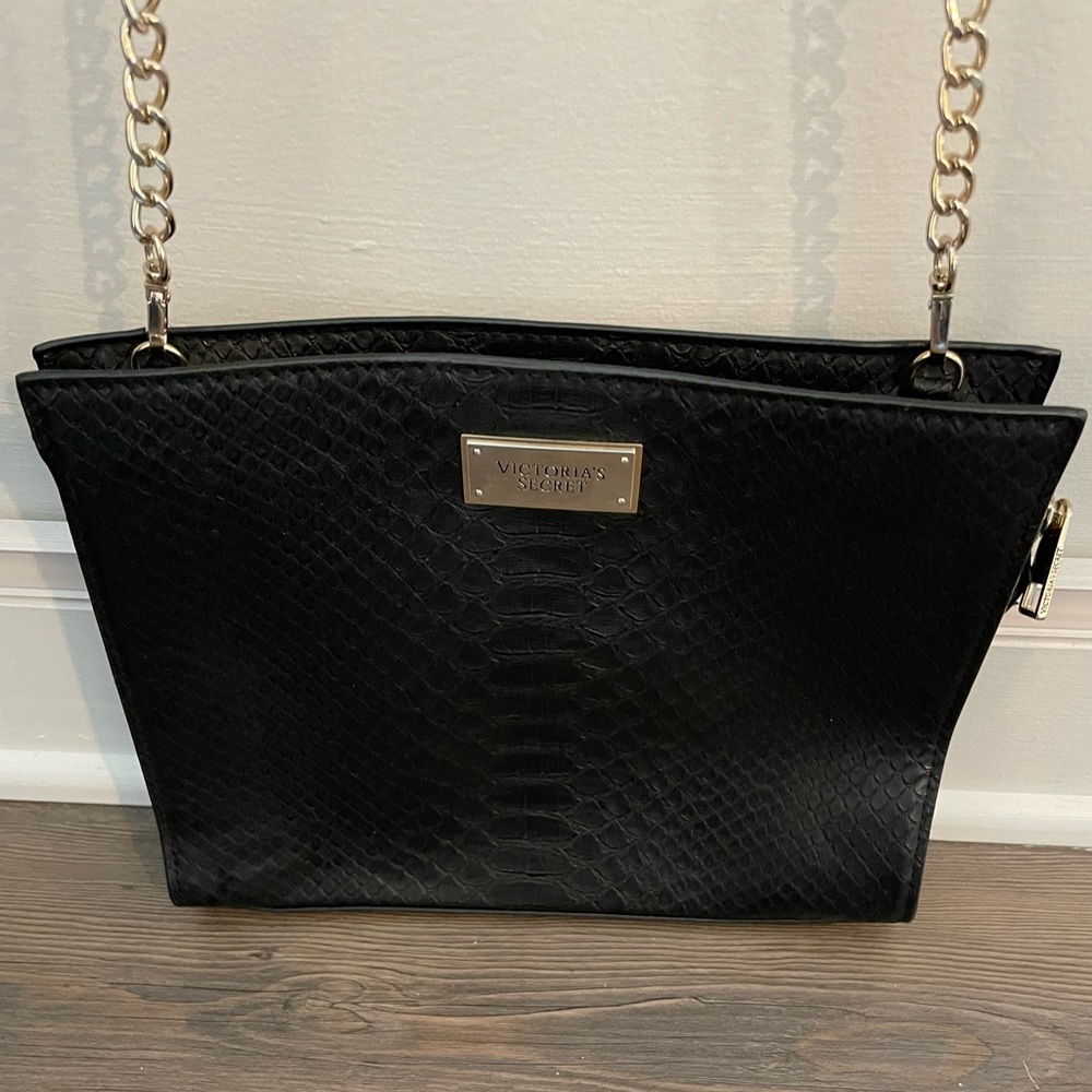 Victoria Secret Bag w/chain strap